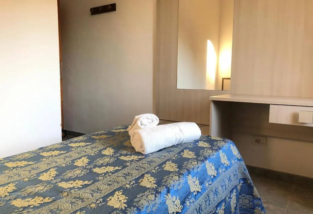 Hotel Funtana E Donne-1